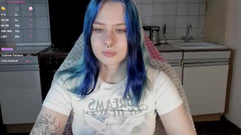 Snapshot of tender__kitty chatting on September 14, 2025, 2:49 pm Sue online show from September 14, 2025, 2:49 pm