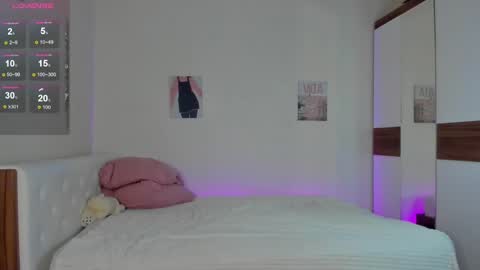 Snapshot of tender_babyy chatting on January 30, 2025, 5:49 pm Sexy girl Li online show from January 30, 2025, 5:49 pm