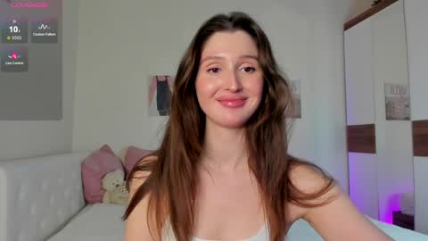 Snapshot of tender_babyy chatting on February 1, 2025, 2:24 pm Sexy girl Li online show from February 1, 2025, 2:24 pm