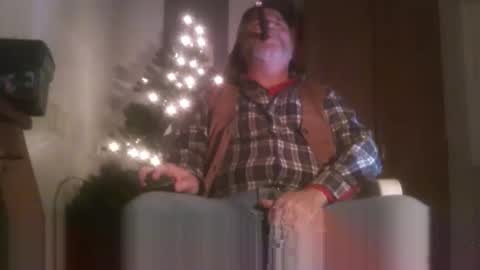 Snapshot of tennredneck chatting on December 23, 2024, 4:55 am Tennredneck online show from December 23, 2024, 4:55 am