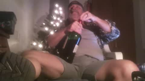 Snapshot of tennredneck chatting on December 30, 2024, 4:53 am Tennredneck online show from December 30, 2024, 4:53 am