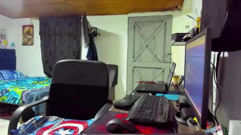 teoyes_ online show from November 6, 2025, 11:48 pm