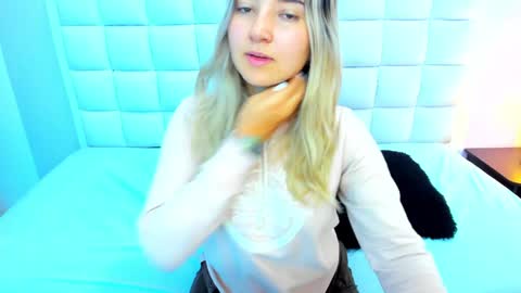 Snapshot of teresasroom_ chatting on December 21, 2024, 5:18 pm Teresa online show from December 21, 2024, 5:18 pm