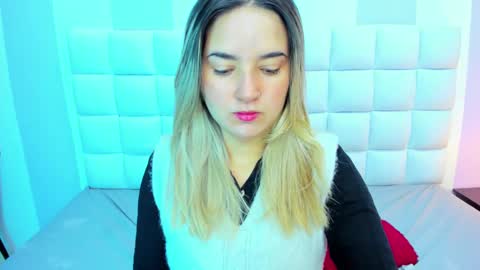 Snapshot of teresasroom_ chatting on February 18, 2025, 12:39 pm Teresa online show from February 18, 2025, 12:39 pm