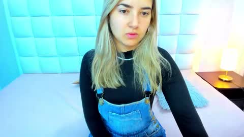 Snapshot of teresasroom_ chatting on October 18, 2025, 12:06 pm Teresa online show from October 18, 2025, 12:06 pm