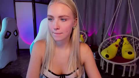 Snapshot of tessahamilton chatting on October 30, 2025, 1:23 pm TessaHamilton online show from October 30, 2025, 1:23 pm