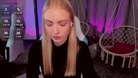 Snapshot of tessahamilton chatting on November 3, 2025, 10:16 am TessaHamilton online show from November 3, 2025, 10:16 am