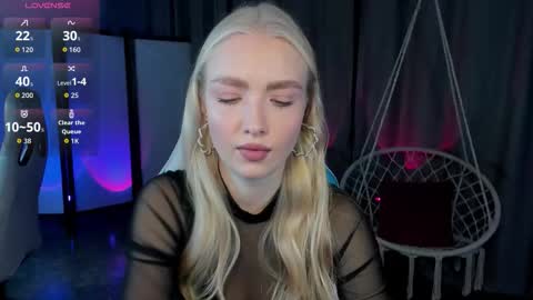 Snapshot of tessahamilton chatting on November 30, 2025, 8:18 am TessaHamilton online show from November 30, 2025, 8:18 am