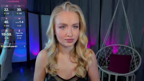 Snapshot of tessahamilton chatting on December 14, 2025, 9:47 am TessaHamilton online show from December 14, 2025, 9:47 am