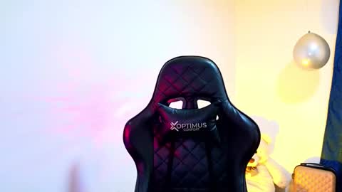 Snapshot of tessawhisnton chatting on November 6, 2025, 3:13 pm Tessy online show from November 6, 2025, 3:13 pm