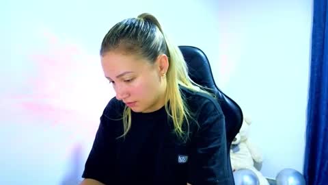 Snapshot of tessawhisnton chatting on November 13, 2025, 1:15 am Tessy online show from November 13, 2025, 1:15 am