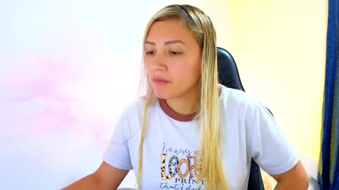 Snapshot of tessawhisnton chatting on November 13, 2025, 6:18 pm Tessy online show from November 13, 2025, 6:18 pm