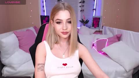 Tessa online show from January 21, 2025, 2:15 pm