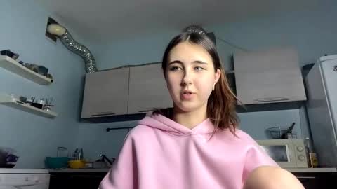 Snapshot of tesscanute chatting on October 16, 2025, 8:21 pm Tess online show from October 16, 2025, 8:21 pm