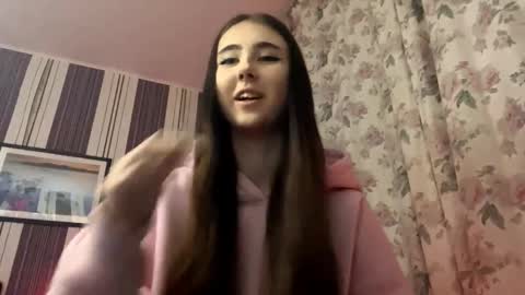 Snapshot of tesscanute chatting on December 13, 2025, 8:14 pm Tess online show from December 13, 2025, 8:14 pm