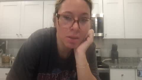 Snapshot of texas_blonde chatting on October 7, 2025, 1:30 pm Daphne Summers online show from October 7, 2025, 1:30 pm