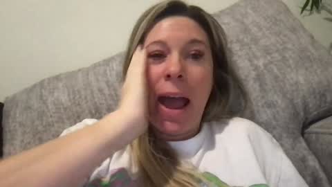 Daphne Summers online show from December 4, 2025, 5:43 pm