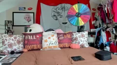 peachy online show from September 26, 2025, 6:01 pm