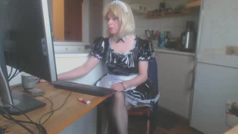 Snapshot of tgirlsub4domq chatting on November 16, 2025, 1:39 pm Tgirlsub4DomQ online show from November 16, 2025, 1:39 pm