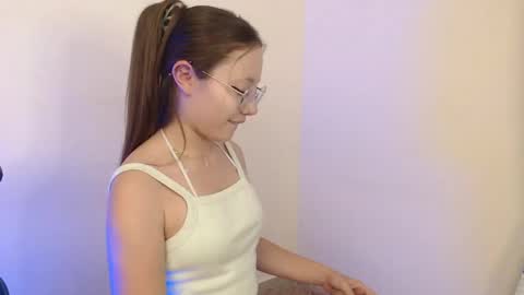 Snapshot of thalia_anderson chatting on September 14, 2025, 2:54 am Thalia Anderson online show from September 14, 2025, 2:54 am