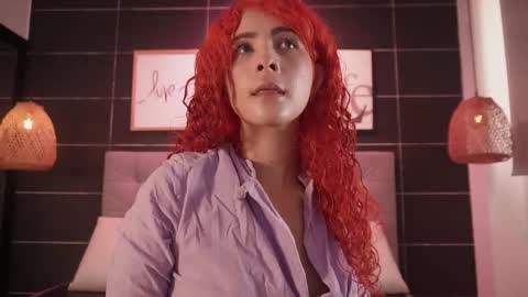 Thalia online show from November 18, 2025, 12:53 pm