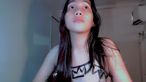 Snapshot of thalia_sunshine chatting on January 4, 2025, 2:03 am Thalia online show from January 4, 2025, 2:03 am