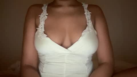 Snapshot of thatgirlmelanie chatting on October 20, 2025, 12:22 am Melanie online show from October 20, 2025, 12:22 am