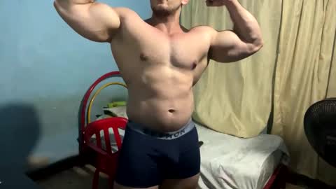 Snapshot of the_beastmuscle chatting on February 20, 2025, 2:40 am beast online show from February 20, 2025, 2:40 am