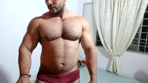 Snapshot of the_beastmuscle chatting on October 6, 2025, 4:32 am beast online show from October 6, 2025, 4:32 am