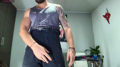 SCOTT  THEO  KAMERON  GENDERSON online show from December 6, 2024, 12:12 am