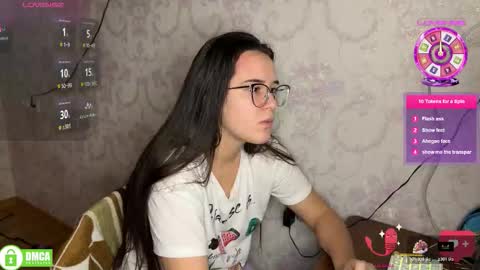 Snapshot of the_princese chatting on November 28, 2025, 5:59 pm Alice online show from November 28, 2025, 5:59 pm