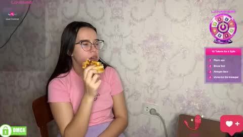 Snapshot of the_princese chatting on December 2, 2025, 3:07 pm Alice online show from December 2, 2025, 3:07 pm