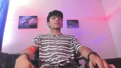 Snapshot of the_weed_guys chatting on December 1, 2024, 5:02 pm Danny online show from December 1, 2024, 5:02 pm