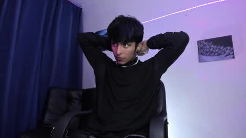 Snapshot of the_weed_guys chatting on January 28, 2025, 2:43 am Danny online show from January 28, 2025, 2:43 am