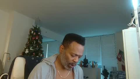 Snapshot of theblacklordmaster chatting on December 3, 2024, 1:21 pm theblacklordmaster online show from December 3, 2024, 1:21 pm