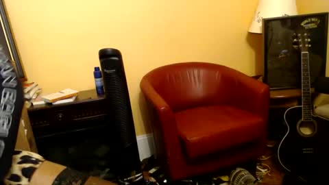 Snapshot of thebody77 chatting on December 16, 2025, 1:32 am thebody77 online show from December 16, 2025, 1:32 am