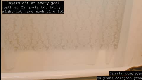 Snapshot of thecamwoman chatting on November 30, 2025, 9:08 pm Joan online show from November 30, 2025, 9:08 pm