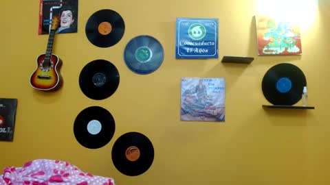 Snapshot of thecatsweet833 chatting on December 2, 2025, 6:58 pm DAMIAN online show from December 2, 2025, 6:58 pm