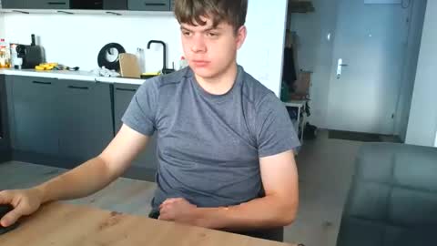 thecuteguy144949 online show from November 5, 2025, 8:25 am