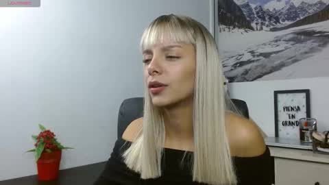 Snapshot of thegodmother_gh chatting on November 3, 2025, 4:03 am Peyton online show from November 3, 2025, 4:03 am