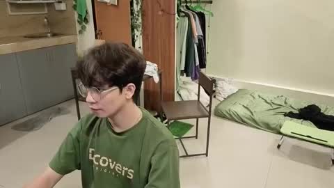 Snapshot of thegreenmagus chatting on November 24, 2025, 3:01 pm Green online show from November 24, 2025, 3:01 pm