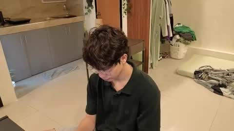 Snapshot of thegreenmagus chatting on December 15, 2025, 12:48 am Green online show from December 15, 2025, 12:48 am