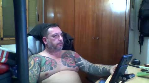 Snapshot of thekier chatting on December 5, 2024, 5:50 pm thekier online show from December 5, 2024, 5:50 pm