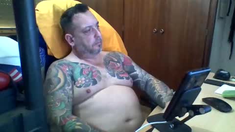 Snapshot of thekier chatting on December 22, 2024, 3:00 pm thekier online show from December 22, 2024, 3:00 pm