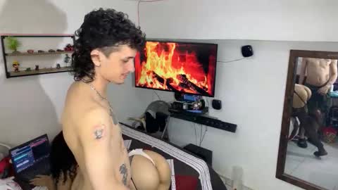 Snapshot of theking11220 chatting on December 15, 2025, 7:12 am theking11220 online show from December 15, 2025, 7:12 am