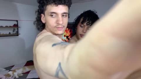 Snapshot of theking11220 chatting on December 16, 2025, 5:12 am theking11220 online show from December 16, 2025, 5:12 am