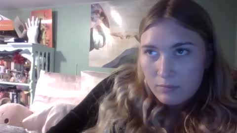 Little Bambii online show from November 15, 2025, 9:43 pm