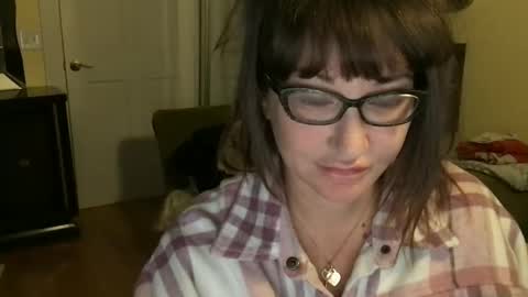 Snapshot of themrsnelson chatting on November 4, 2025, 8:24 am Cach Nelson online show from November 4, 2025, 8:24 am