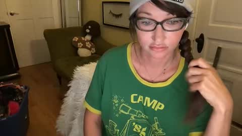 Snapshot of themrsnelson chatting on November 30, 2025, 9:02 am Cach Nelson online show from November 30, 2025, 9:02 am