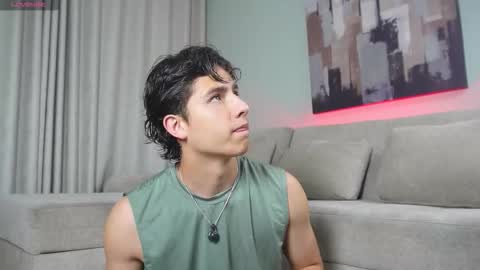  THEO- MATEO  online show from November 24, 2025, 12:21 am